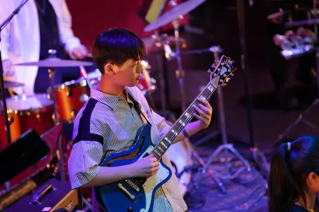 Young guitarist at the grand finals